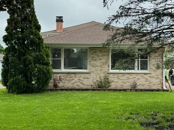 123 E Forest Ave, West Chicago, IL 60185
