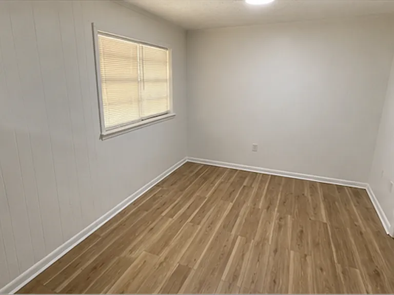 8215 Spanish Rd — Photo 3