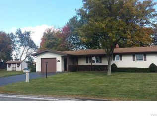 7251 Lincoln Avenue Ext, Lockport, NY 14094