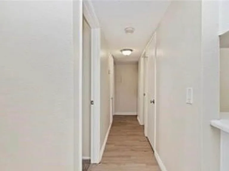 2467 W Acacia Ave — Photo 10