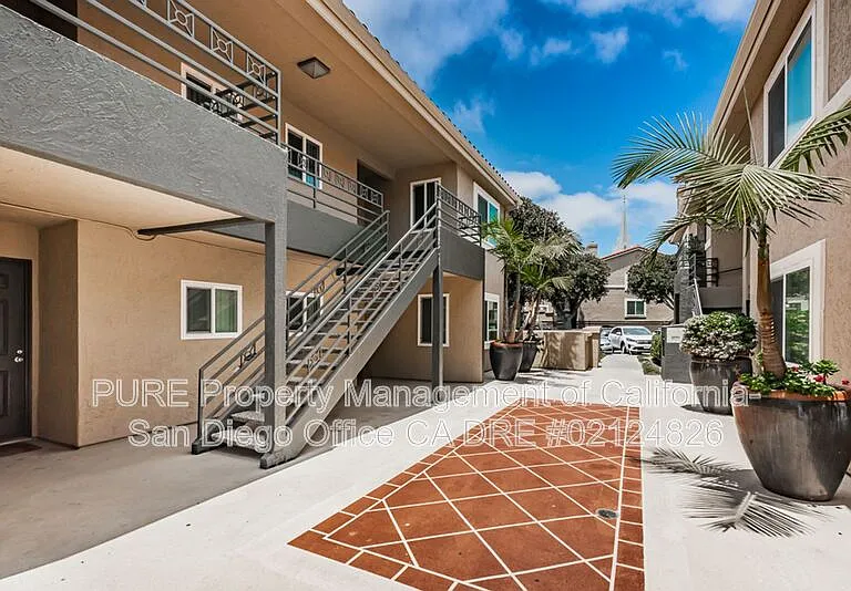 7405 Charmant Dr #2122 — Photo 2
