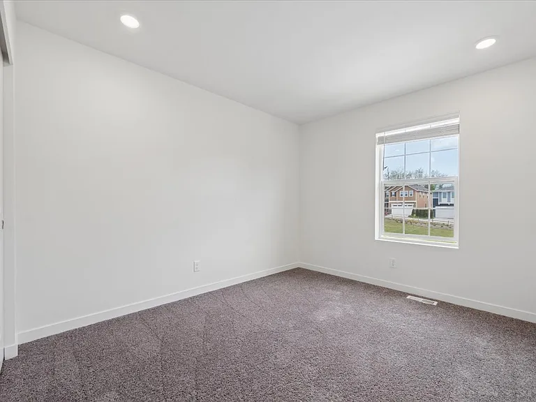 4840 88th Dr NE — Photo 29