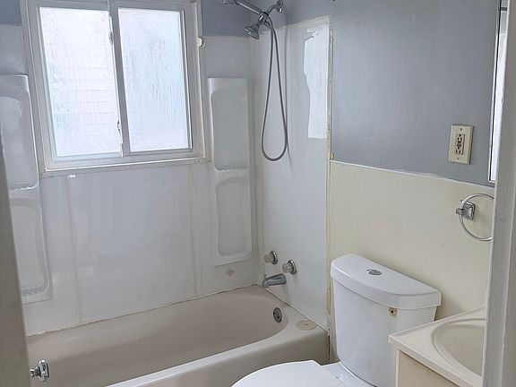 5th image of 675 Grace Ave