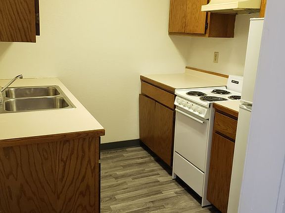 3rd image of 402 2nd Ave NW #205