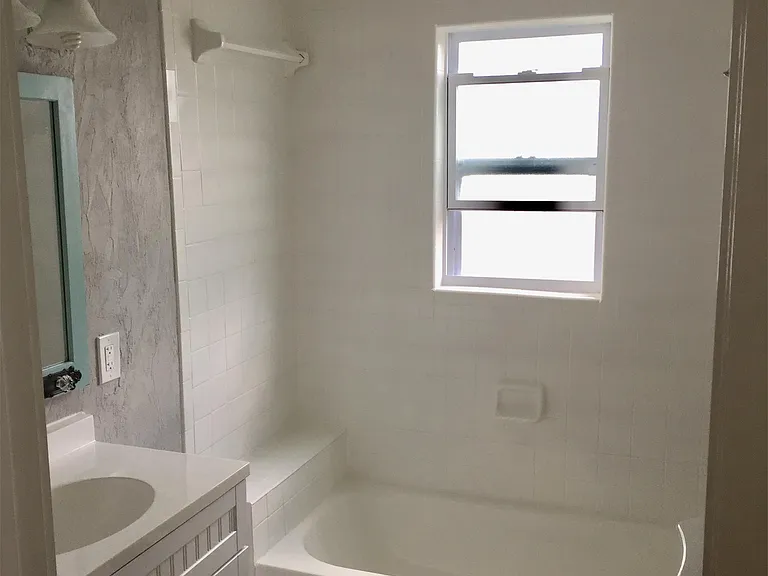 107 Washington St — Photo 7