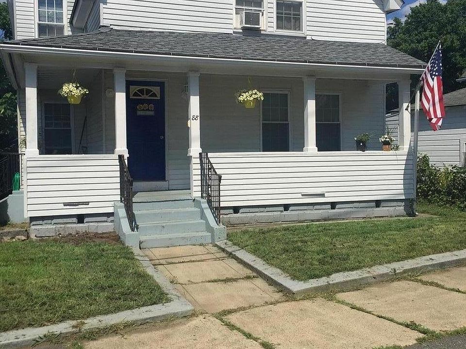 3 Bedroom Apt in great neighborhood