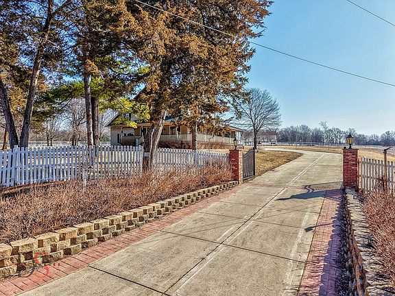 2nd image of 10978A Crimmin Rd