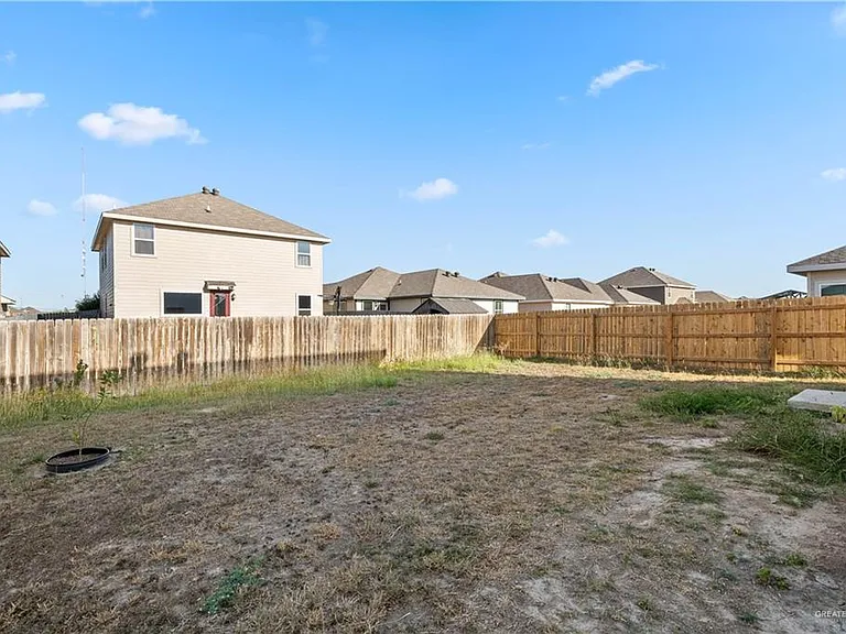 2307 N 26th Dr — Photo 20