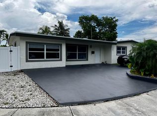 2301 NE 193rd St, Miami, FL 33180