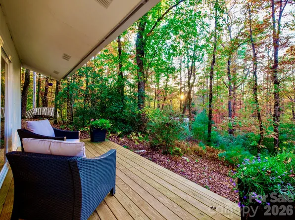 359 Rainbow Lake Dr, Brevard, NC 28712