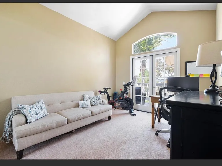 141 Matisse Cir — Photo 3