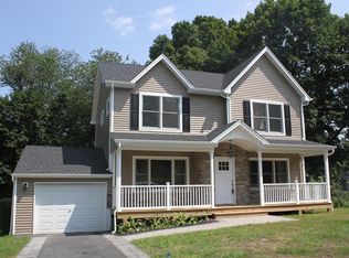 4 Cara Dr, Nanuet, NY 10954