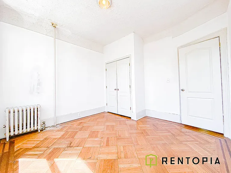 225 S 4th St #3 — Photo 3