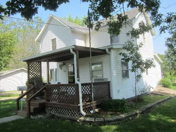 242 W Fleming St, Watseka, IL 60970