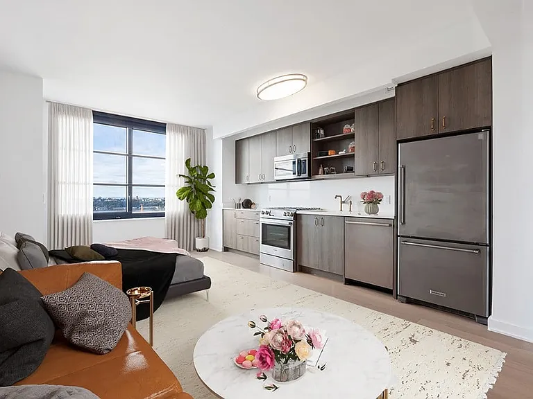 515 W 38th St #26G — Photo 1