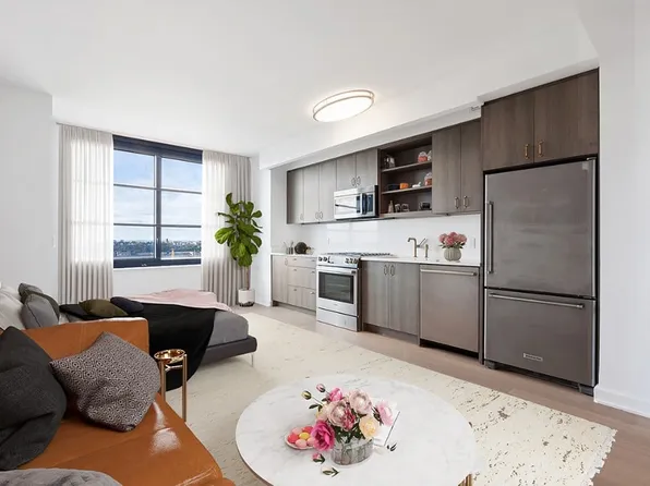 515 West 38th Street image 1 of 13