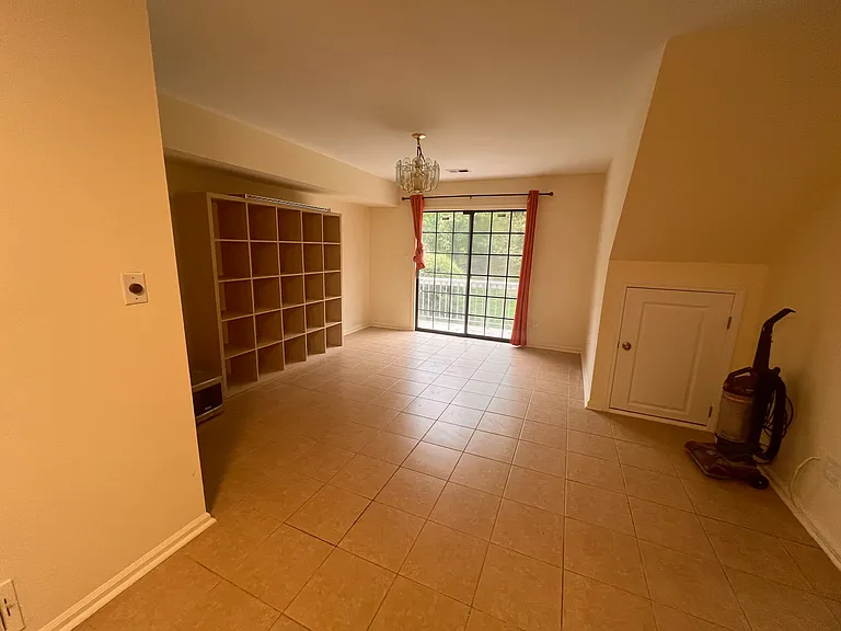 5207 Stonehedge Rd — Photo 9