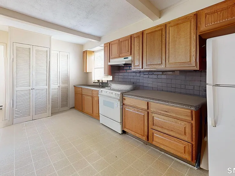 37 Landin St #A — Photo 17