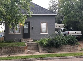 705 6th Ave W, Williston, ND 58801