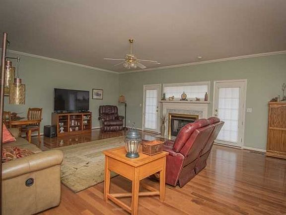 5th image of 1143 N Honeysuckle Ln