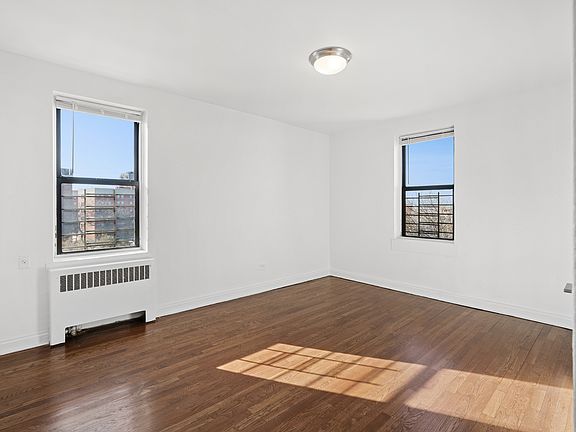 3rd image of 20-23 Seagirt Blvd #5E