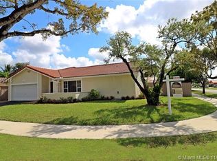 6050 NW 201st Ln, Hialeah, FL 33015