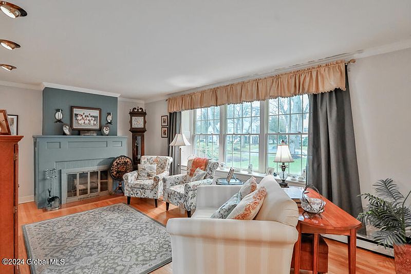 4th image of 39 Upper Loudon Road