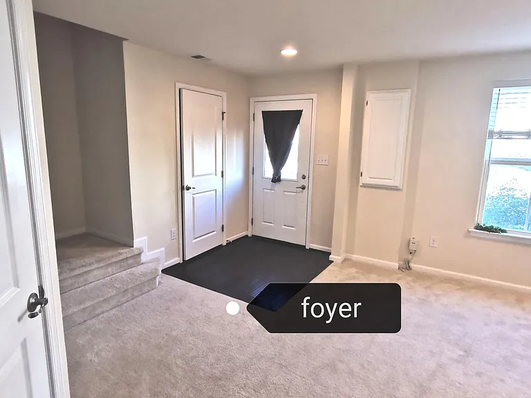 602 N Atwater Dr — Photo 3