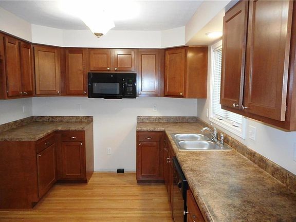5th image of 22 Margo Dr