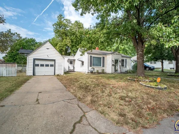 739 SW Randolph Ave, Topeka, KS 66606
