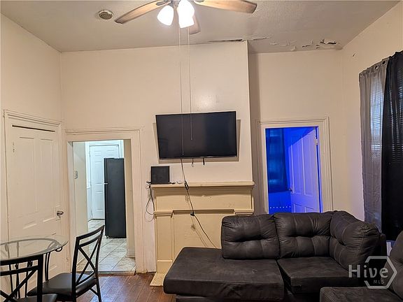 4th image of 1118 Jefferson Street