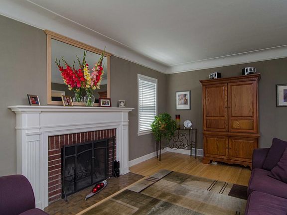2nd image of 2314 Taft St NE