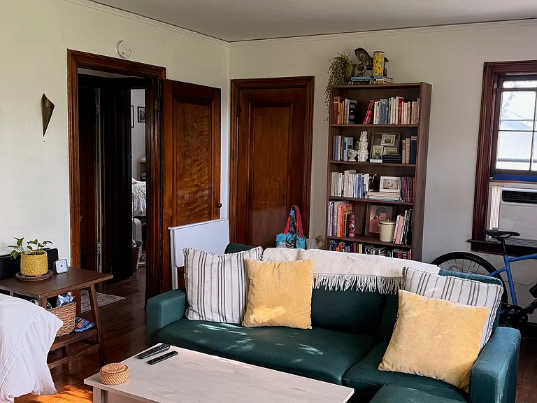 2611 Belmont Blvd #4 — Photo 3