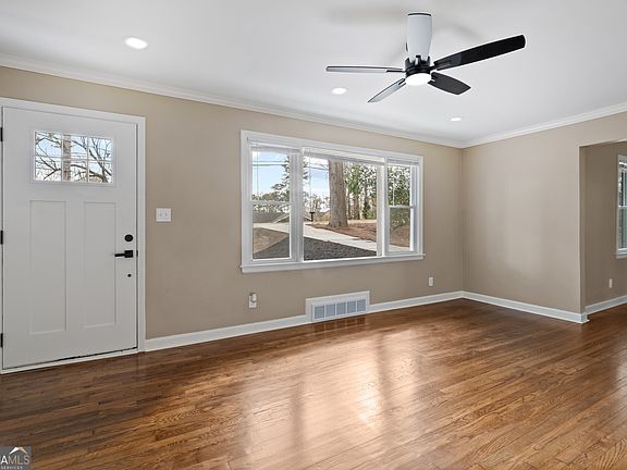 4th image of 2134 Tilson Rd