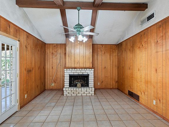 3rd image of 513 JEANETTE DR