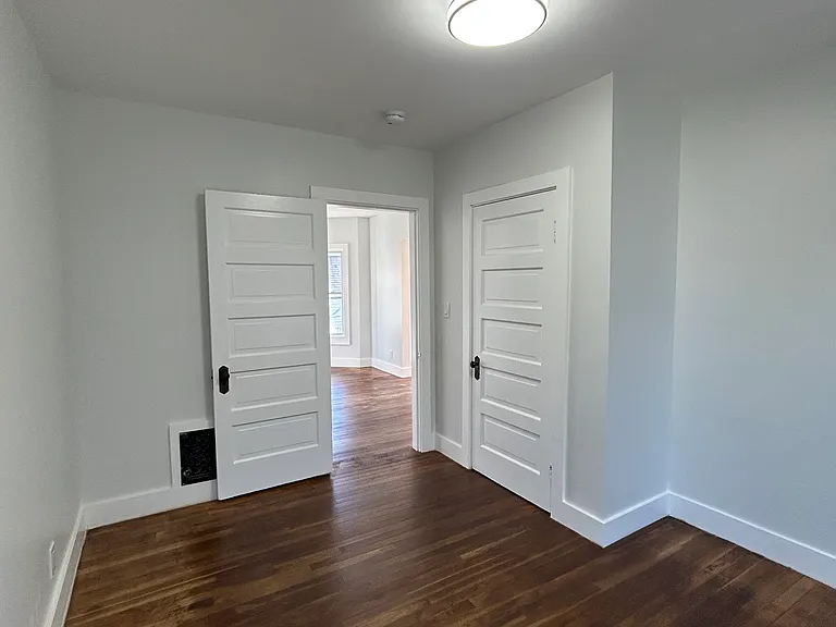 6 Holmes St #2 — Photo 8