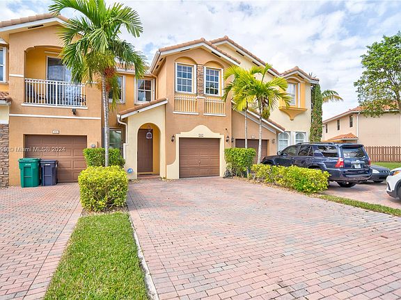 2nd image of 988 NW 99th Ct #988