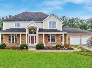 15900 S Lakeshore Dr, Granger, IN 46530