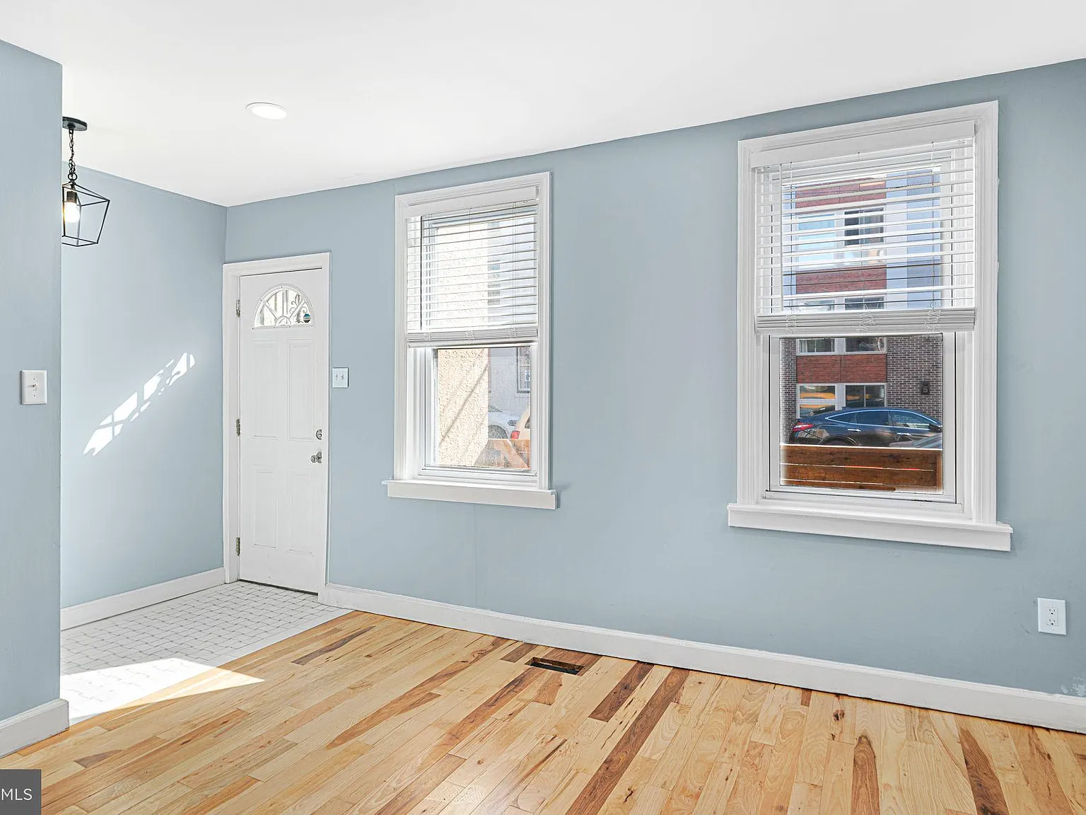 3 bed, 2440 sqft, $2,800 — Photo 4