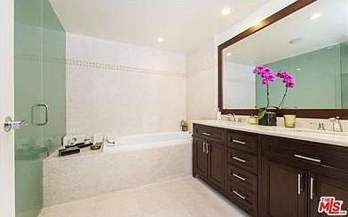 5th image of 211 S Spalding Dr #112N