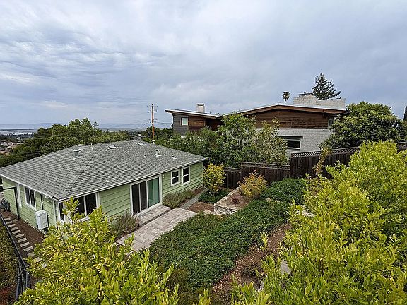 5th image of 434 Lakeview Way