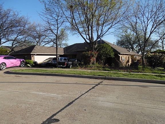 2nd image of 1822 Knob Hill Dr