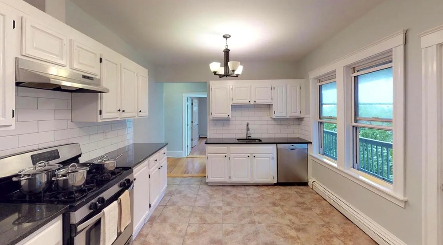 1 bed, 1.0 bath, $840 — Photo 4