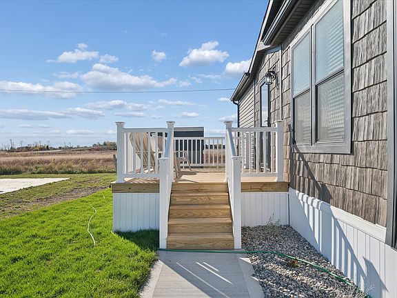 Exterior Image-4-Champion 208 Meadows of Perrysburg