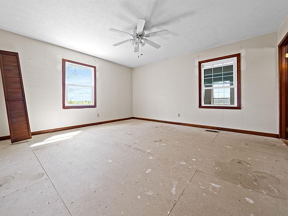 5th image of 2534 Fosters Rd