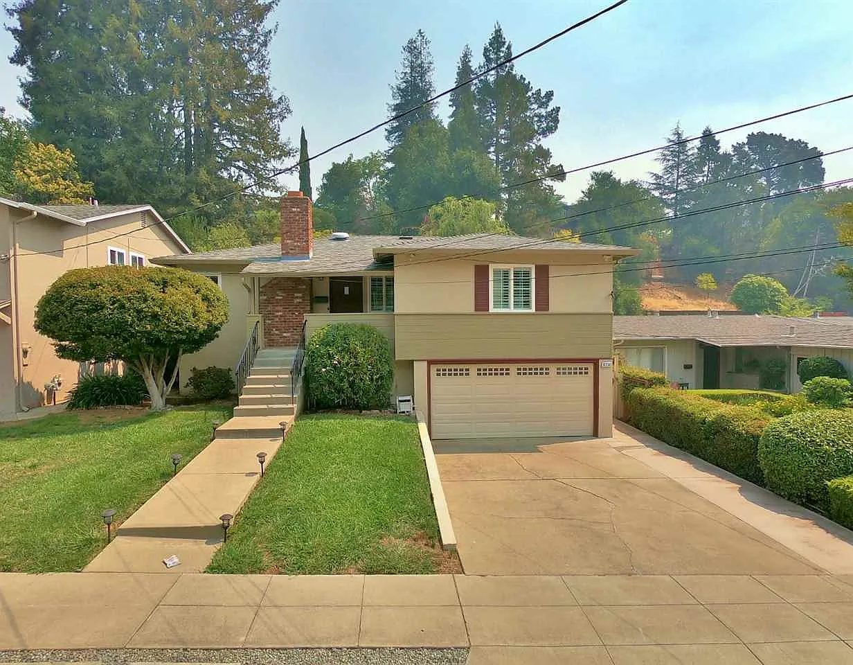 18334 Joseph Dr photo 1