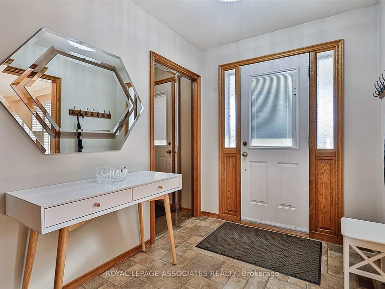 166 Lynnbrook Dr #MAIN — Photo 2