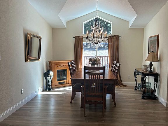 3rd image of 5557 Pine Ridge Dr