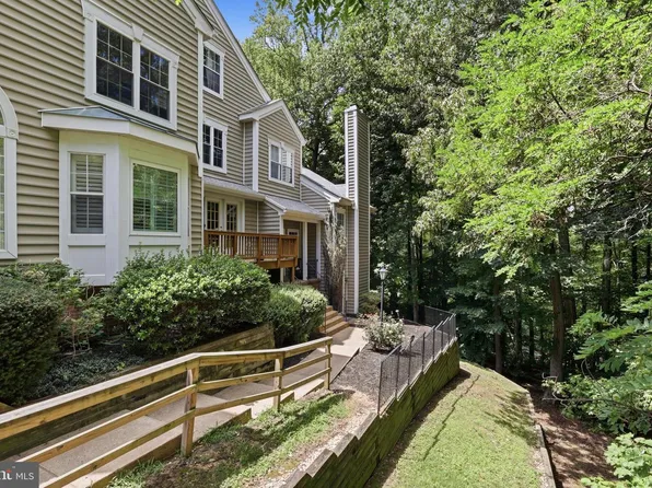 315 Overlook Dr Unit 315, Occoquan, VA 22125