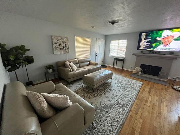 3rd image of 2078 Park Marina Dr